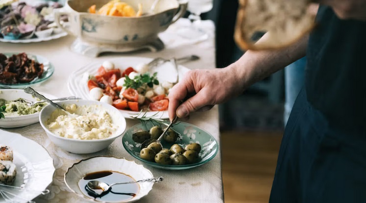Mediterranean Diet Can Lower Mortality Risk for Women, What to Know